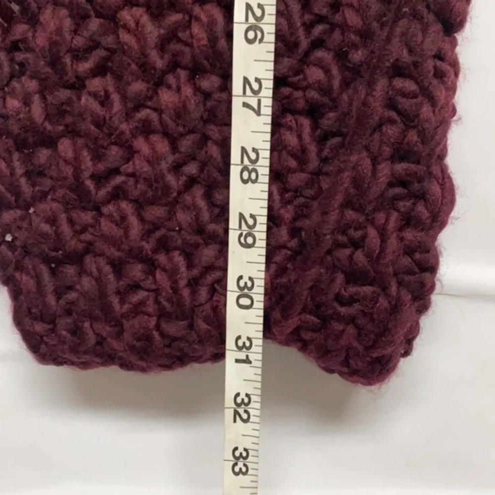 Old navy maroon infinity scarf NWT crocheted measurements in pic‎ (W-005)